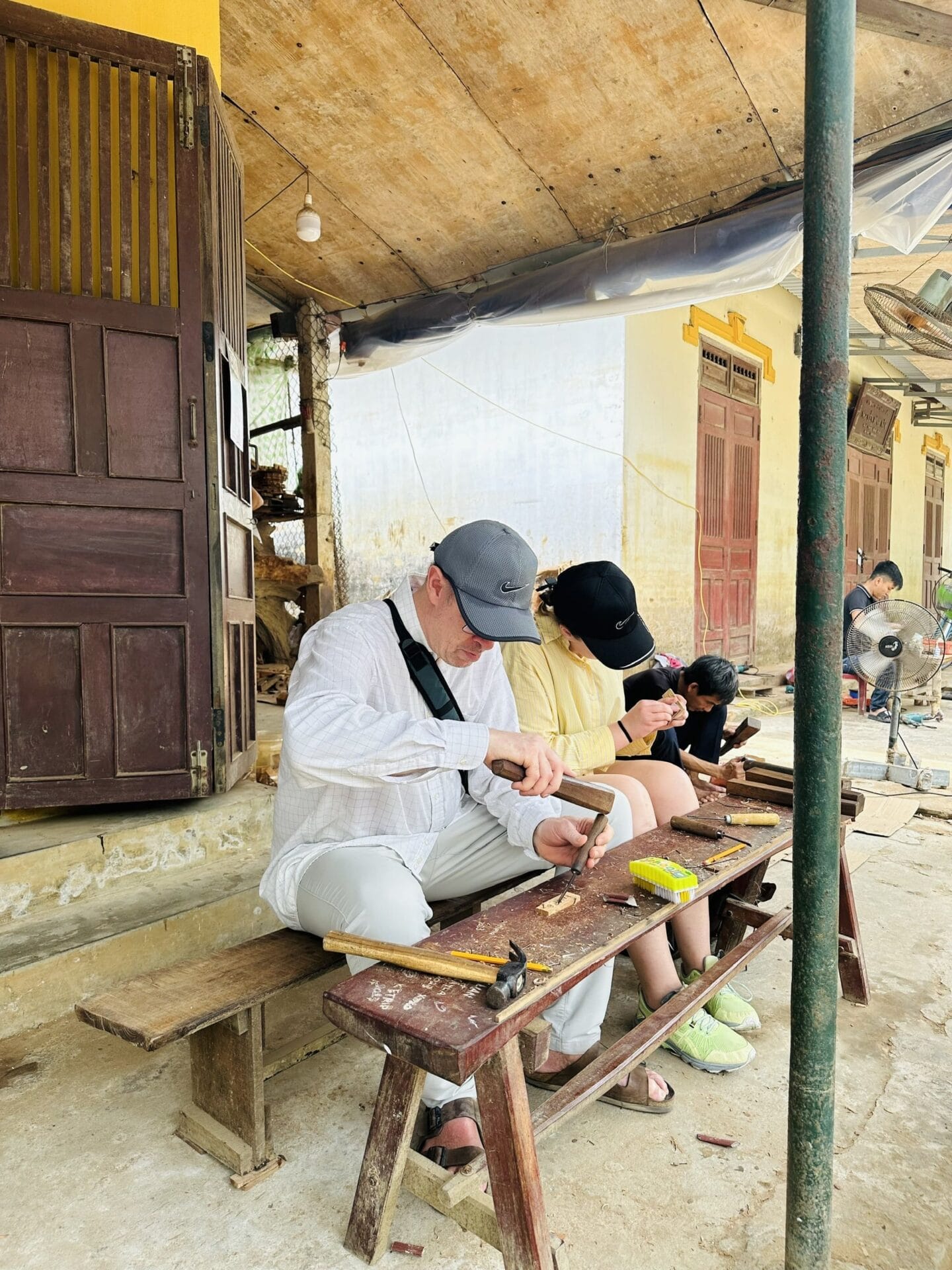 08:45 Làng mộc Kim Bồng